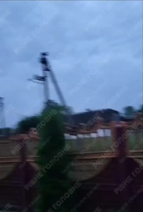  :        