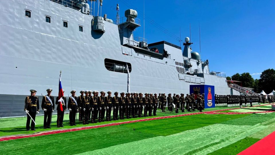 Сегодня в Калининграде прошла торжественная церемония передачи ВМС Индии очередного нового фрегата «Tamala» (б.н. F 71) проекта 11356 Сегодня в Калининграде прошла торжественная церемония передачи ВМС Индии очередного нового фрегата «Tamala» (б.н. F 71) проекта 11356