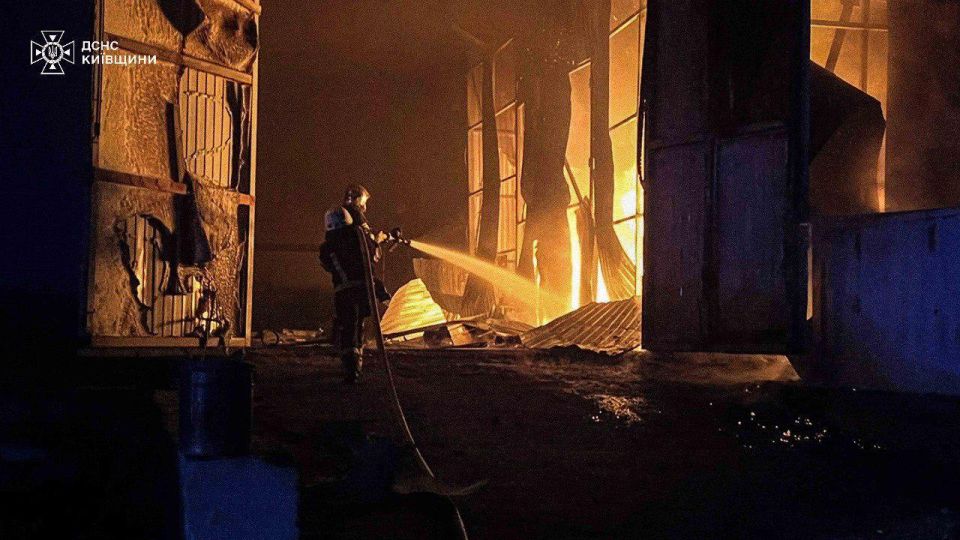 Мониторинговые службы сообщают о массированном ударе Вооруженных сил РФ по военным и промышленным объектам в Краматорске, Вышгороде и Николаеве Мониторинговые службы сообщают о массированном ударе Вооруженных сил РФ по военным и промышленным объектам в Краматорске, Вышгороде и Николаеве