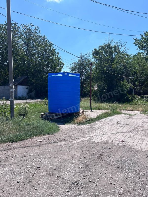 Алексей Кулемзин: По поручению Главы ДНР Дениса Пушилина администрацией городского округа Донецк совместно с шеф-регионом г. Москва было установлено 12 дополнительных ёмкостей объемом 5 куб Алексей Кулемзин: По поручению Главы ДНР Дениса Пушилина администрацией городского округа Донецк совместно с шеф-регионом г. Москва было установлено 12 дополнительных ёмкостей объемом 5 куб