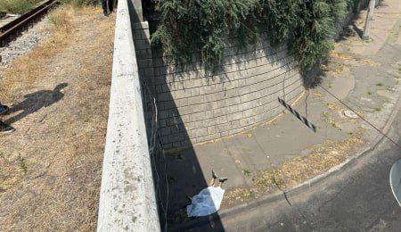 В Николаеве мужик в попытке сбежать от людоловов наркофюрера спрыгнул с моста от безысходности и разбился насмерть