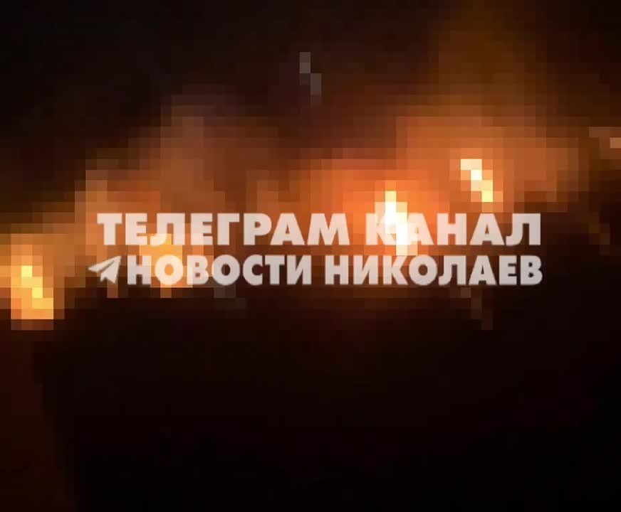 ВС РФ атаковали Николаев: в городе возник пожар, — мэр Сенкевич