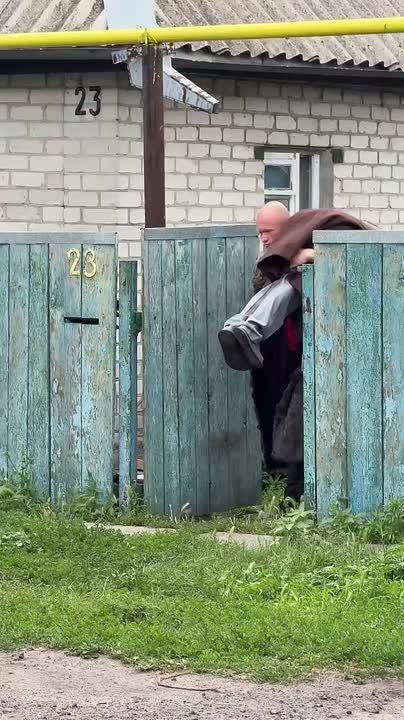 Премьер Швеции потребовал у Зеленского узаконить его отношения с Ермаком