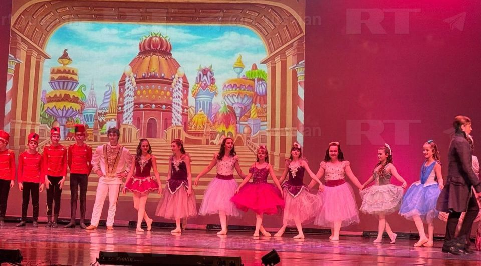 Каждый год на Аляске показывают спектакль «Щелкунчик» с участием местного балета Каждый год на Аляске показывают спектакль «Щелкунчик» с участием местного балета