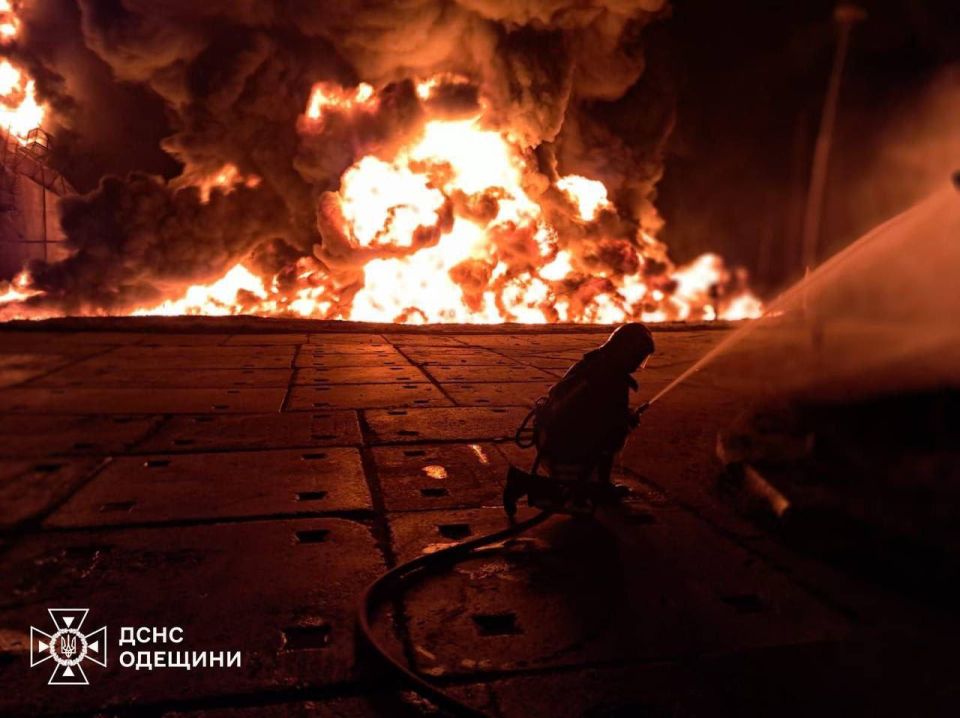 Олег Царёв: ВС РФ ночью нанесли удары по военным объектам в восьми областях Украины