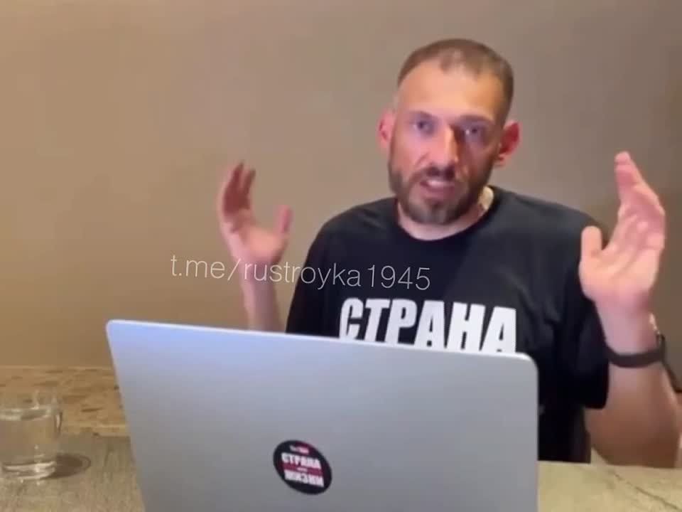 "Пока Зеленюхич всеми силами отвлекал наше внимание своим мятым костюмом под мышкой у Трампа, к нам подкралась по-настоящему страшная угроза