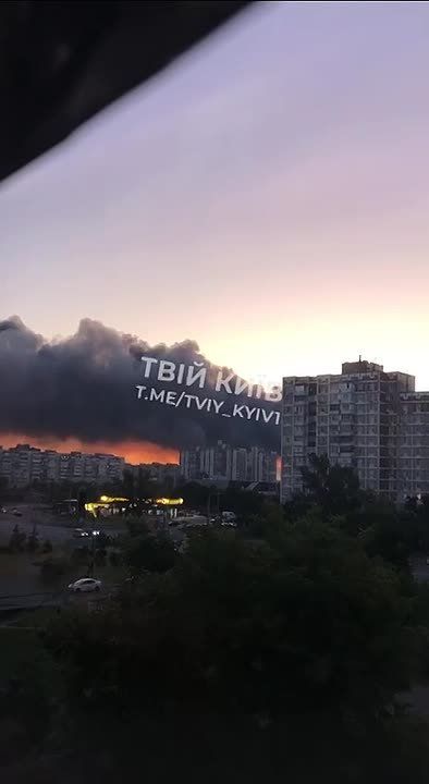 Сегодня ночью наши войска нанесли массированный удар по военным объектам противника