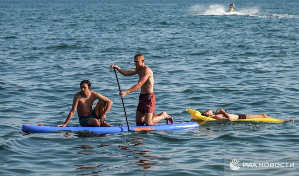 Морская вода у берегов Крыма будет теплой еще не одну неделю
