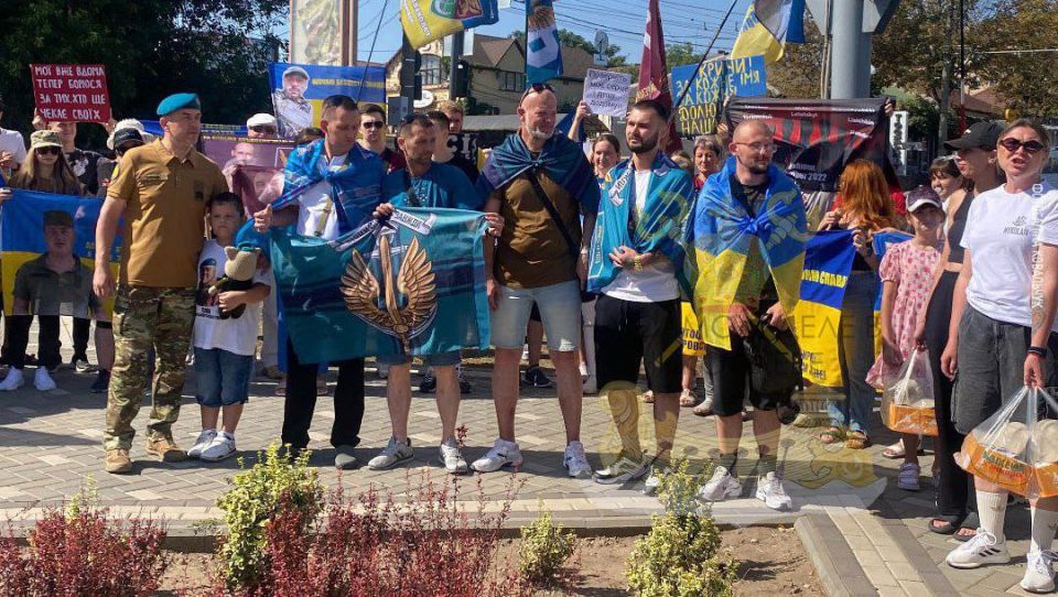 Это в Николаеве становится народной забавой