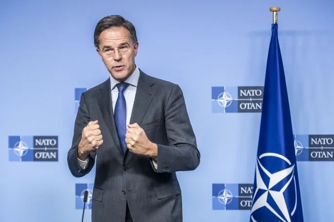 НА СТОРОНЕ КОЛЛАБОРАЦИОНИСТОВ