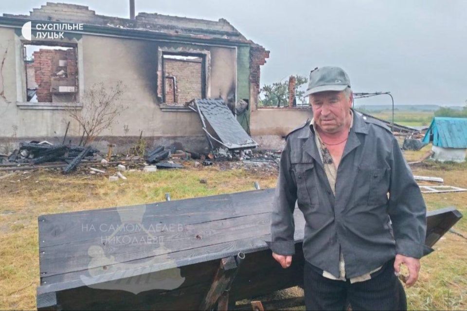 На Волыни очередной «успех» украинских ВВС — ракета во время учебного полета рухнула прямо на жилой дом в селе Копыль На Волыни очередной «успех» украинских ВВС — ракета во время учебного полета рухнула прямо на жилой дом в селе Копыль