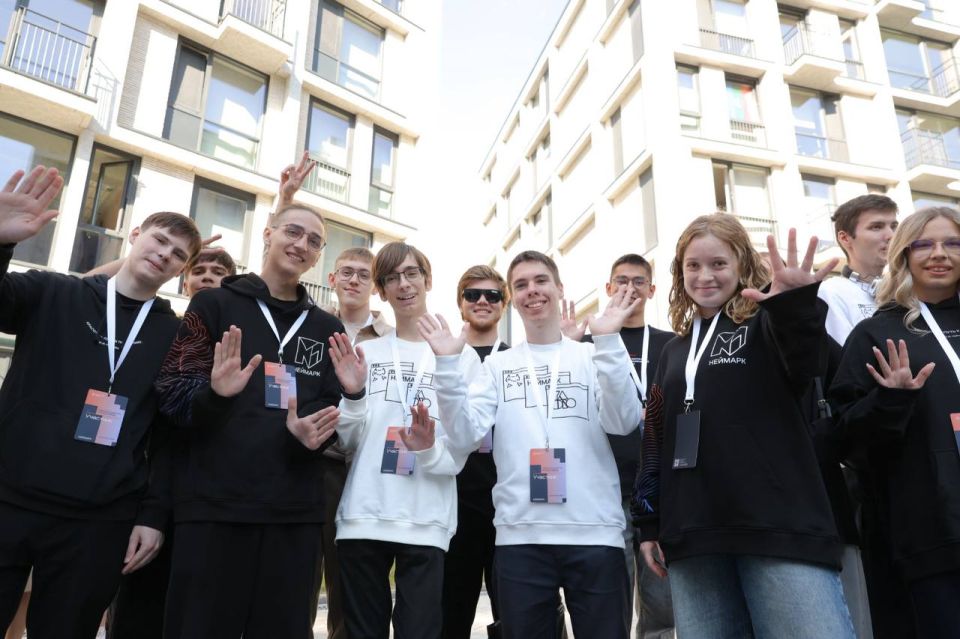 Дмитрий Чернышенко и Глеб Никитин открыли 18 новых корпусов ИТ-кампуса «Неймарк» в Нижнем Новгороде Дмитрий Чернышенко и Глеб Никитин открыли 18 новых корпусов ИТ-кампуса «Неймарк» в Нижнем Новгороде