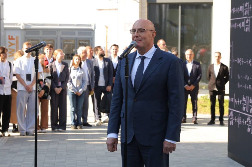 Дмитрий Чернышенко и Глеб Никитин открыли 18 новых корпусов ИТ-кампуса «Неймарк» в Нижнем Новгороде Дмитрий Чернышенко и Глеб Никитин открыли 18 новых корпусов ИТ-кампуса «Неймарк» в Нижнем Новгороде