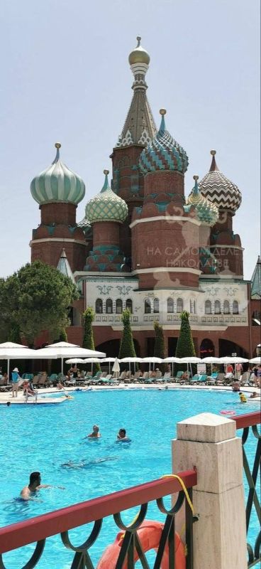 Зрада «ол-инклюзив». Рагулиха купила «горящую» путёвку, не посмотрела детали, и очутилась… в отеле «Кремль» Теперь возмущённая туристка жалуется: «Привезли сюда, не предупредив куда!» и грозит судом туроператору Зрада «ол-инклюзив». Рагулиха купила «горящую» путёвку, не посмотрела детали, и очутилась… в отеле «Кремль» Теперь возмущённая туристка жалуется: «Привезли сюда, не предупредив куда!» и грозит судом туроператору