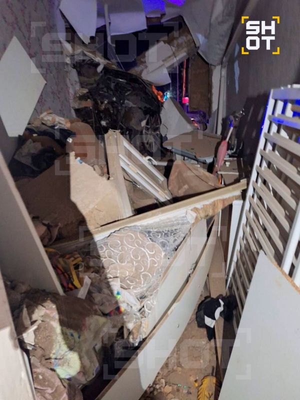 Дочь криминального авторитета Сергея Цапка на «Мерседесе» разнесла частный дом в Ростовской области Дочь криминального авторитета Сергея Цапка на «Мерседесе» разнесла частный дом в Ростовской области