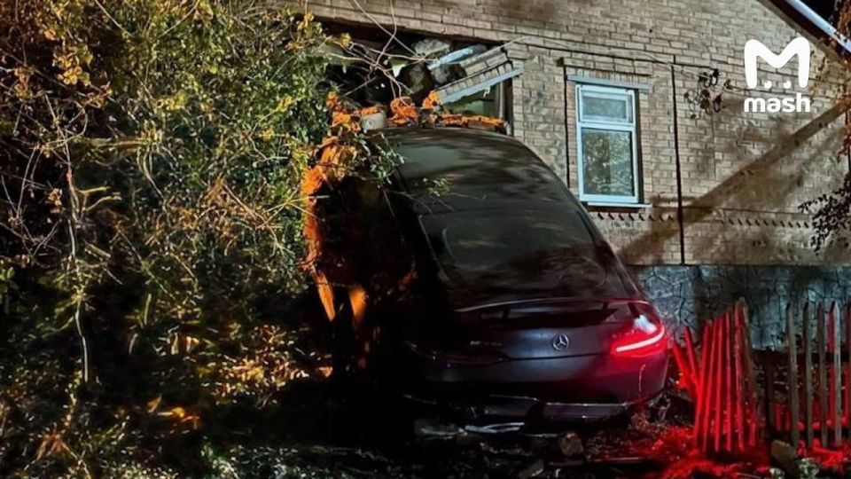 Дочь криминального авторитета Сергея Цапка протаранила жилой дом под Таганрогом — предварительно, под воздействием наркотиков впечаталась в стену за рулем Mercedes Дочь криминального авторитета Сергея Цапка протаранила жилой дом под Таганрогом — предварительно, под воздействием наркотиков впечаталась в стену за рулем Mercedes