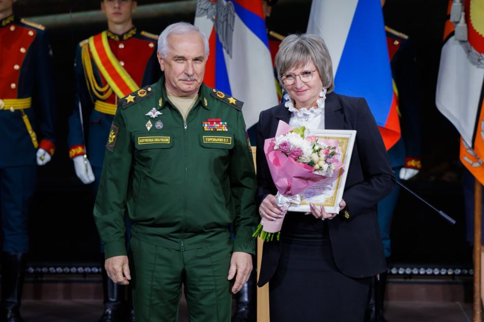 В Московском Пансионе воспитанниц Минобороны России открыли Дом творчества, науки и технологий В Московском Пансионе воспитанниц Минобороны России открыли Дом творчества, науки и технологий