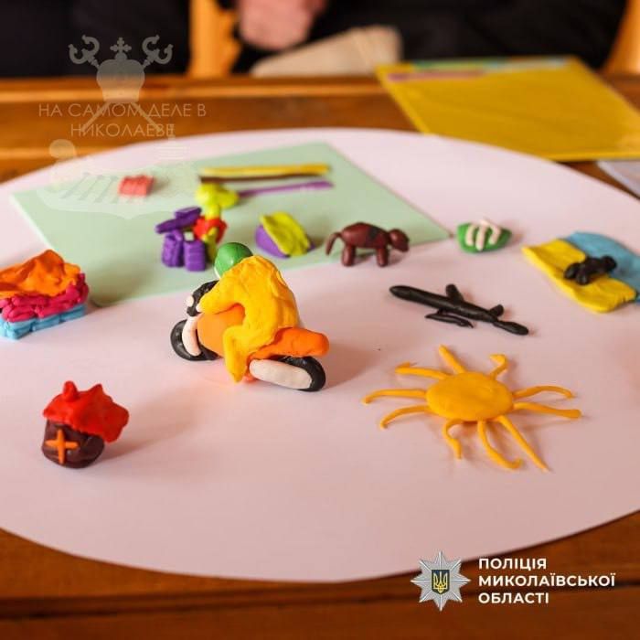 В Николаеве решили подлатать «ментальное состояние» раненных якобы на фронте полицаев В Николаеве решили подлатать «ментальное состояние» раненных якобы на фронте полицаев