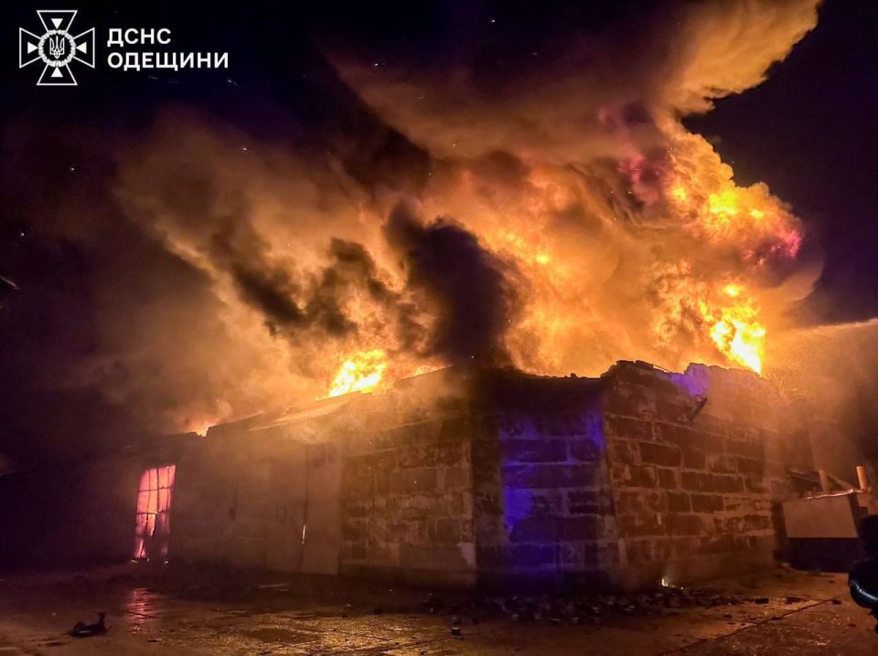 Алексей Живов: ВС РФ ночью нанесли удар по объектам ВСУ на Украине Алексей Живов: ВС РФ ночью нанесли удар по объектам ВСУ на Украине