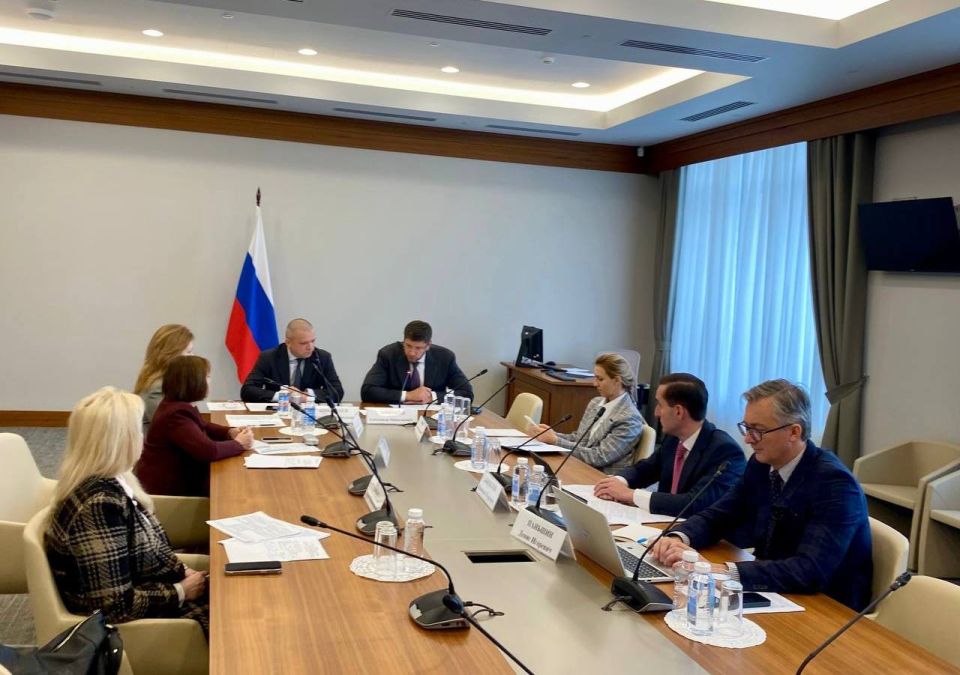 Комплексное развитие территорий (КРТ) обсудили в Минстрое России в рамках заседания Комиссии по сопровождению инвестиционных проектов Общественного совета при ведомстве Комплексное развитие территорий (КРТ) обсудили в Минстрое России в рамках заседания Комиссии по сопровождению инвестиционных проектов Общественного совета при ведомстве