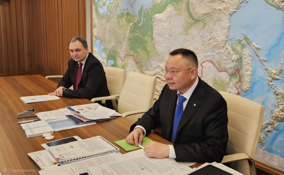 Глава Минстроя России провел рабочую встречу с губернатором Еврейской автономной области Марией Костюк Глава Минстроя России провел рабочую встречу с губернатором Еврейской автономной области Марией Костюк