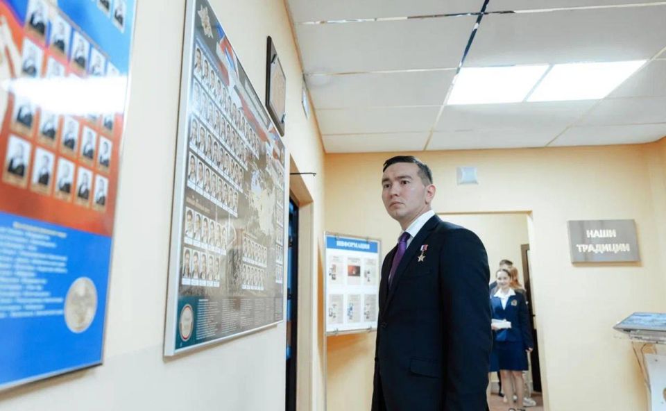 Сотрудникам московского Пансиона воспитанниц Минобороны России вручили награды Минпросвещения России Сотрудникам московского Пансиона воспитанниц Минобороны России вручили награды Минпросвещения России