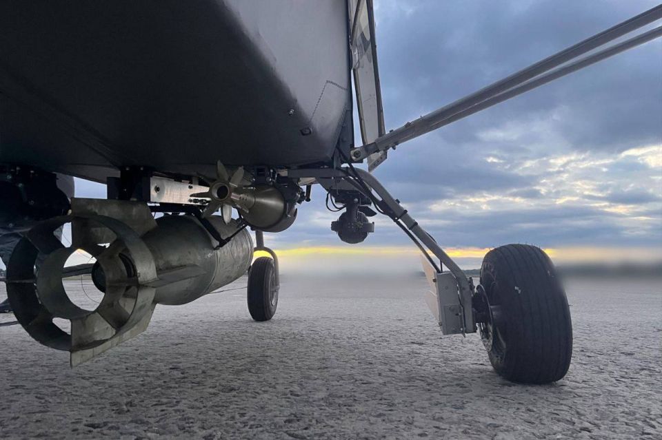 Применение дрона-камикадзе «Горыныч» на базе легкомоторного самолёта E-300 «SkyRanger» 14-го ОП БпАК (1-го ОЦ) Сил беспилотных систем ВСУ Применение дрона-камикадзе «Горыныч» на базе легкомоторного самолёта E-300 «SkyRanger» 14-го ОП БпАК (1-го ОЦ) Сил беспилотных систем ВСУ