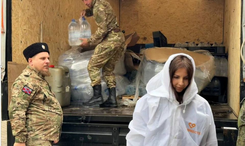 В Свято-Николаевский кафедральный собор Мариуполя доставили 1750 литров воды В Свято-Николаевский кафедральный собор Мариуполя доставили 1750 литров воды