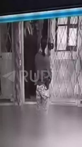 Охранника Анджелины Джоли бусифицировали прямо на глазах у актрисы — сообщают украинские СМИ