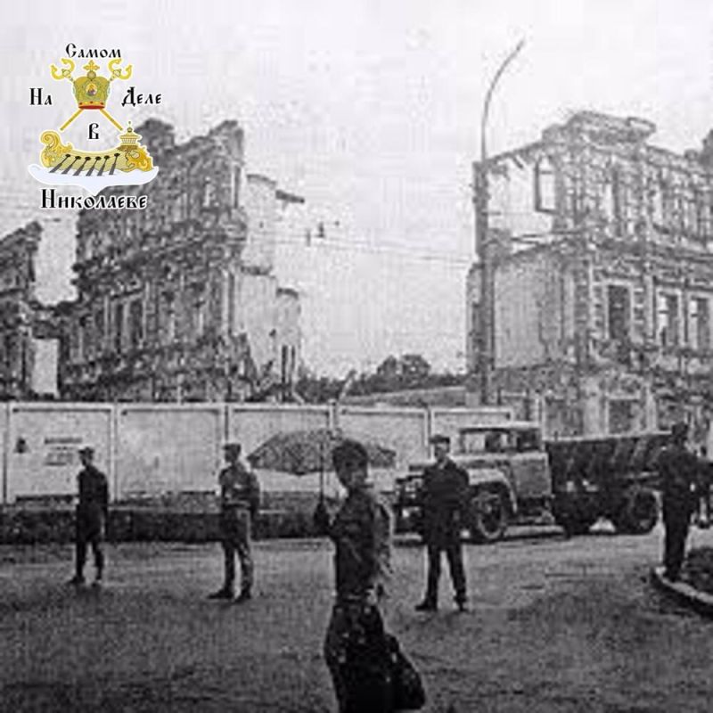 #История_Николаева. Доходный дом Корсунского на перекрёстке Малой Морской и Центрального проспекта #История_Николаева. Доходный дом Корсунского на перекрёстке Малой Морской и Центрального проспекта