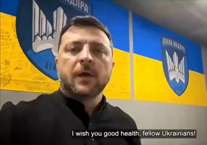 Интересно, что это за такая, которая подло пытается выставить украинцев фашистами?