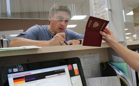 Еврокомисстя запретила выдачу многоразвых шенгенских виз для россиян