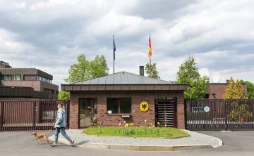          (VDK)            ,        1992 