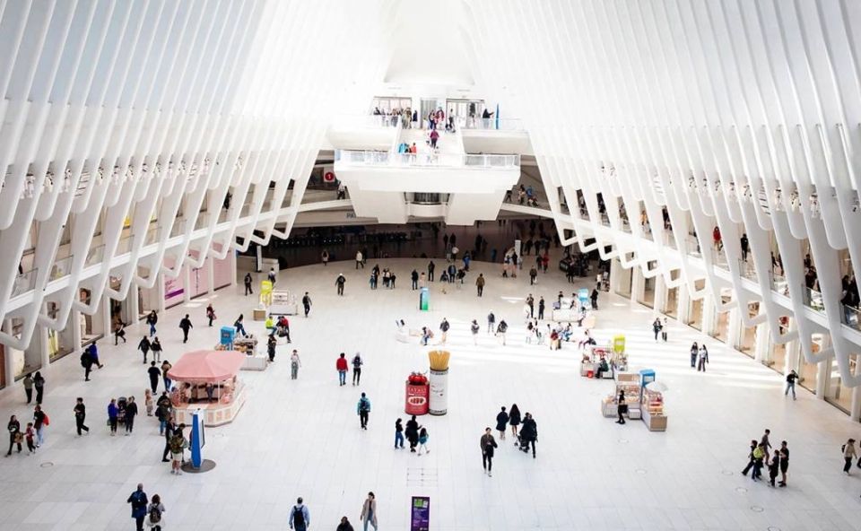 За первые полгода ретейлеры в США переложили в цены около 20% стоимости импортных пошлин, добавив 0,7 п.п. к общей инфляции (CPI). Особенностью этого процесса стал феномен «чипфляции»: внутри товарных категорий цены на самые...