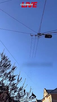 Сегодня ночью Вооруженными Силами Российской Федерации нанесен групповой удар высокоточным оружием, в том числе гиперзвуковыми аэробаллистическими ракетами «Кинжал», а также ударными беспилотными летательными аппаратами по...