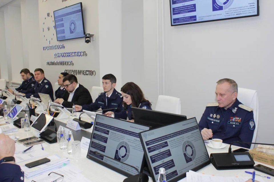 Руководитель Казначейства России Роман Артюхин провел заседание Контрольной комиссии Федерального казначейства по рассмотрению результатов контрольных мероприятий Руководитель Казначейства России Роман Артюхин провел заседание Контрольной комиссии Федерального казначейства по рассмотрению результатов контрольных мероприятий