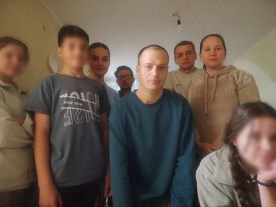 Марина Ахмедова: Отец Владимир и на 3-м фото выжившие Марина Ахмедова: Отец Владимир и на 3-м фото выжившие