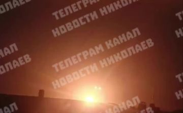 Массированная атака на Николаев: десятки взрывов и большой пожар