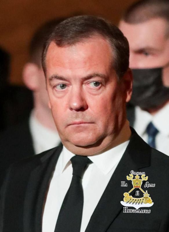 Медведев решил подзадорить Трампа Медведев решил подзадорить Трампа