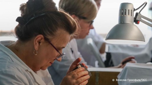 Первый в мире дозиметр-аксессуар для контроля излучения разработали в Новосибирске, сообщили ТАСС в Институте неорганической химии им. Николаева СО РАН