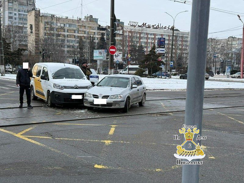 Гауляйтер и реальность.. Состоянием на сейчас проезд автомобильными дорогами государственного значения в Николаевской области обеспечен, покрытие местами заснежено. Заторы автомобильного транспорта отсутствуют Гауляйтер и реальность.. Состоянием на сейчас проезд автомобильными дорогами государственного значения в Николаевской области обеспечен, покрытие местами заснежено. Заторы автомобильного транспорта отсутствуют
