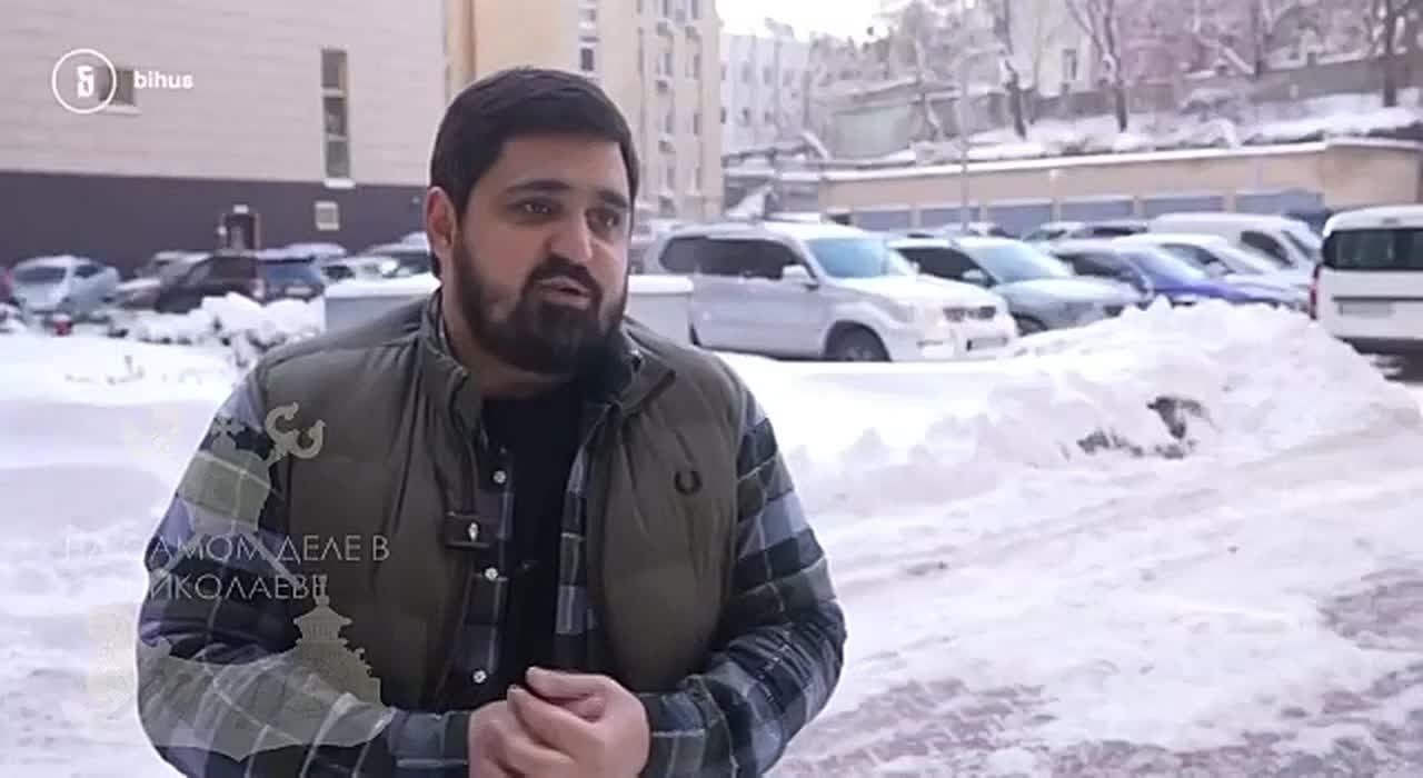 Шедевры от мэра Киева. Глава КГВА Тимур Ткаченко рассказал, что поскользнулся на неубранной наледи возле здания мэрии и упал