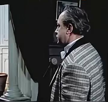 Викторина «Угадай фильм». «Если бы я узнала, что совершил хоть сотую долю того что совершил Трамп, я бы тебя бросила!» Продолжаем #Угадай_фильм ПОДПИСАТЬСЯ