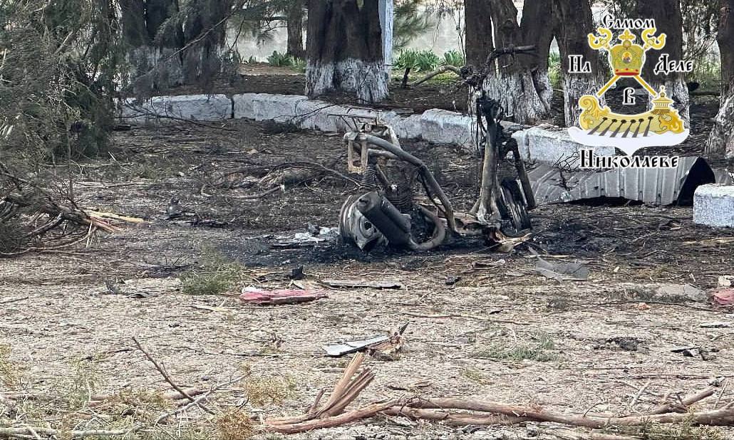 Вчера поздно вечером ВСУ сбивали БПЛА прямо над Воскресенском Николаевской области Вчера поздно вечером ВСУ сбивали БПЛА прямо над Воскресенском Николаевской области