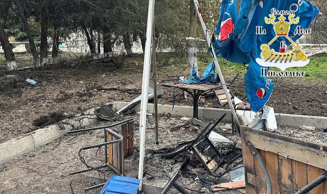 Вчера поздно вечером ВСУ сбивали БПЛА прямо над Воскресенском Николаевской области Вчера поздно вечером ВСУ сбивали БПЛА прямо над Воскресенском Николаевской области