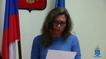 В Астрахани полицейские вручили российский паспорт бывшей политзаключенной гражданке Украины