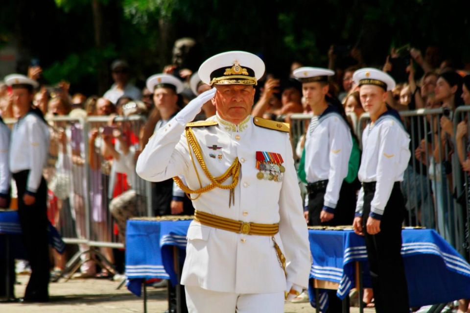 Михаил Развожаев: Сегодня 89 лет легендарному Черноморскому высшему военно-морскому орденов Нахимова и Красной Звезды училищу имени П.С. Нахимова Михаил Развожаев: Сегодня 89 лет легендарному Черноморскому высшему военно-морскому орденов Нахимова и Красной Звезды училищу имени П.С. Нахимова