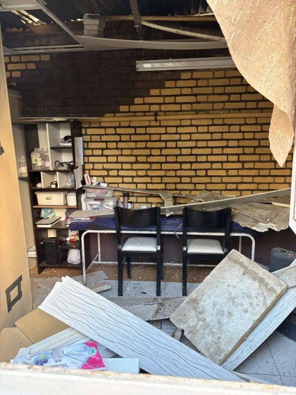 Свято-Николаевский Православный Собор в Тегеране поврежден в результате двух ракетных ударов неподалеку от него, сообщили в посольстве РФ в Иране Свято-Николаевский Православный Собор в Тегеране поврежден в результате двух ракетных ударов неподалеку от него, сообщили в посольстве РФ в Иране