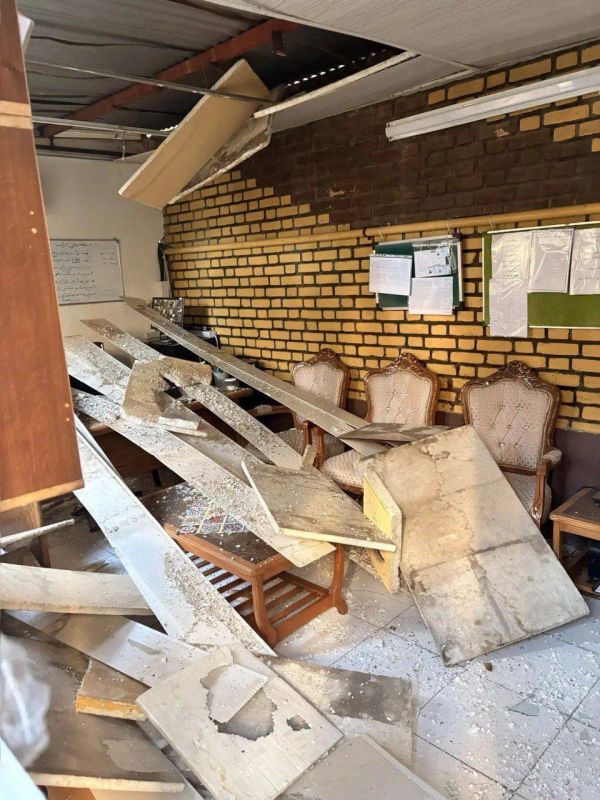 Свято-Николаевский Православный Собор в Тегеране поврежден в результате двух ракетных ударов неподалеку от него, сообщили в посольстве РФ в Иране