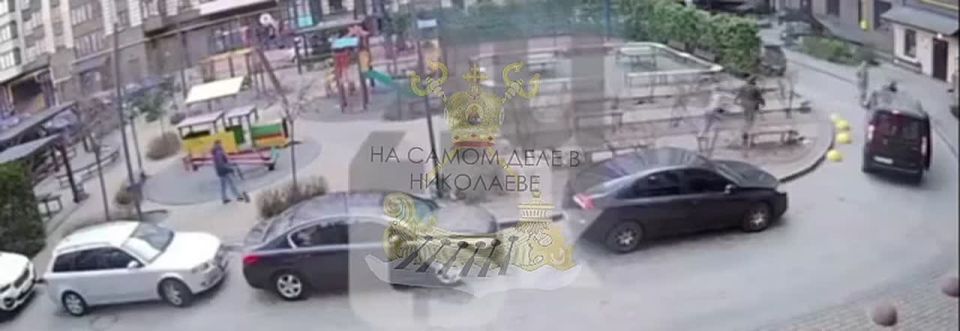 В Луцке шакалы Зеленского протащили беременную девушку по асфальту, после падения у неё угроза выкидыша